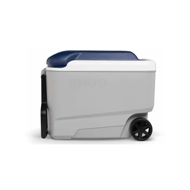 Coolbox MaxCold Wheelie 40 QT for rent on Bonaire